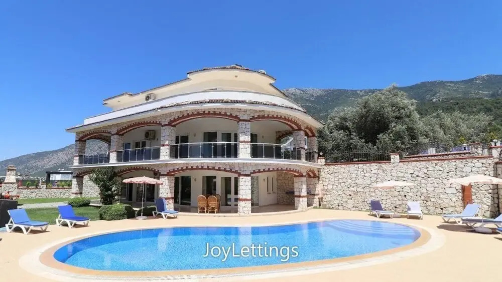 Villa NKL1 by JoyLettings