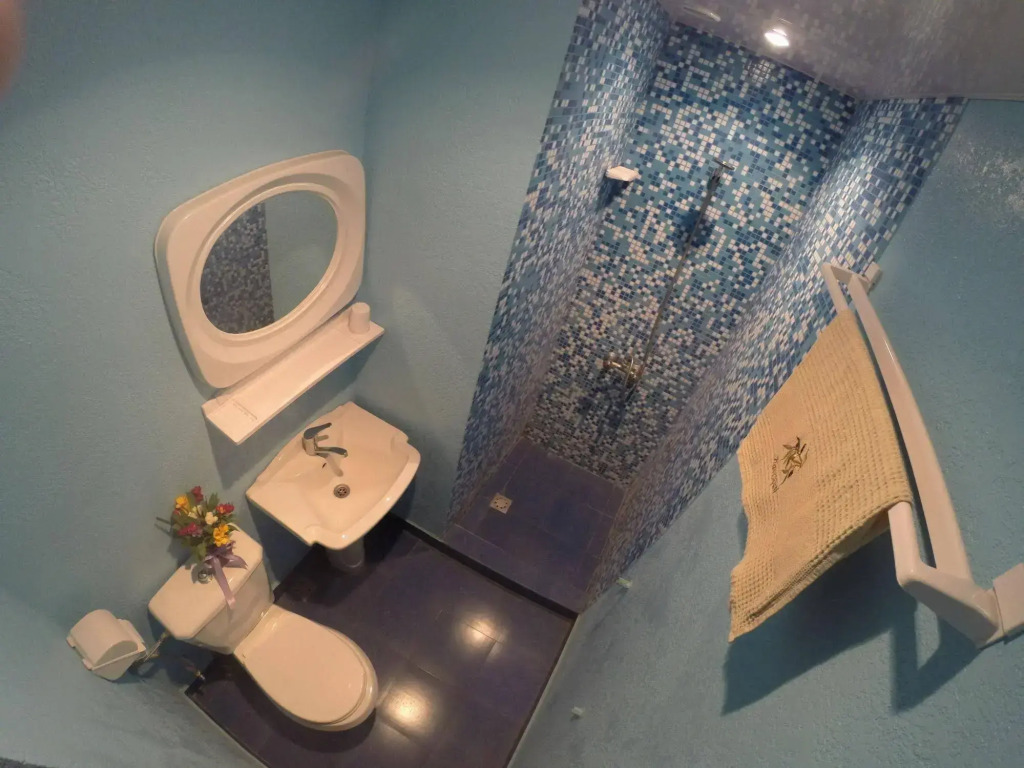 Glide Hostel