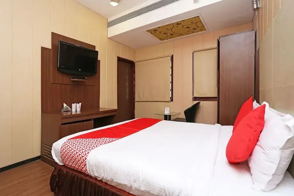 OYO 10690 Florence Hotel