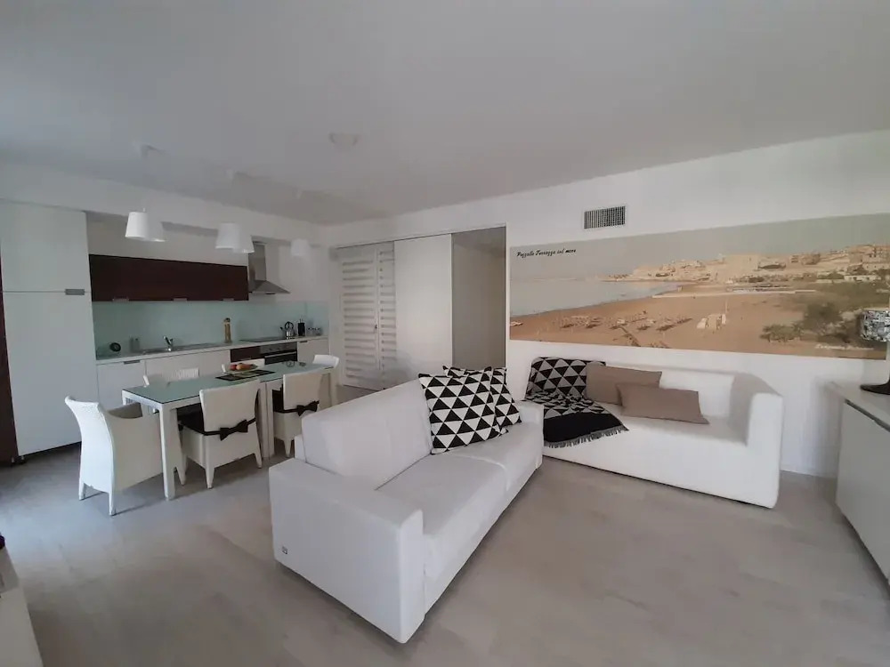 Comfortable Holiday Home in Pozzallo With Balcony