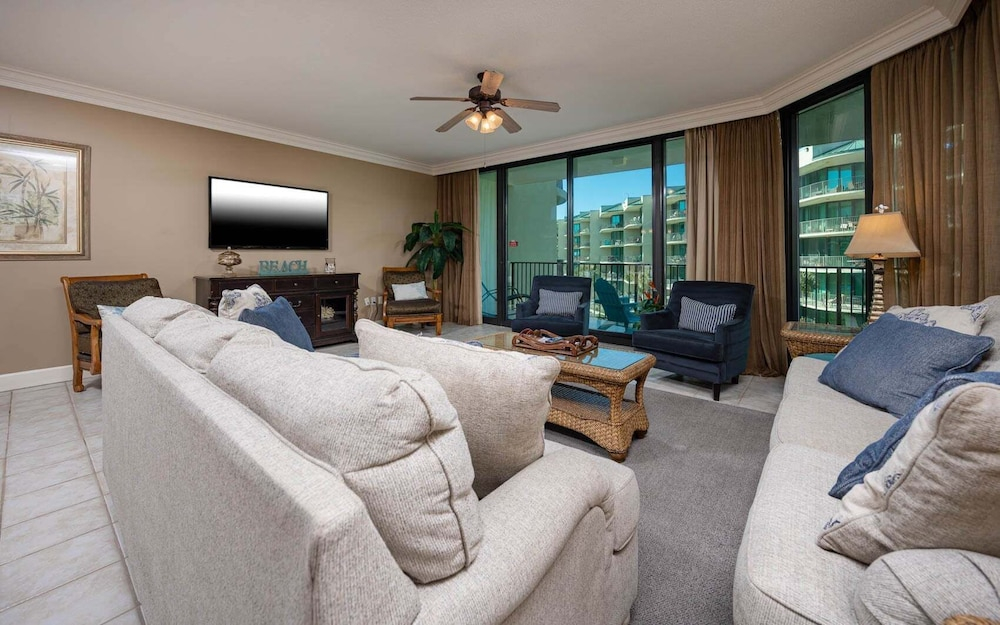 Phoenix On The Bay 1324 3 Bedroom Condo