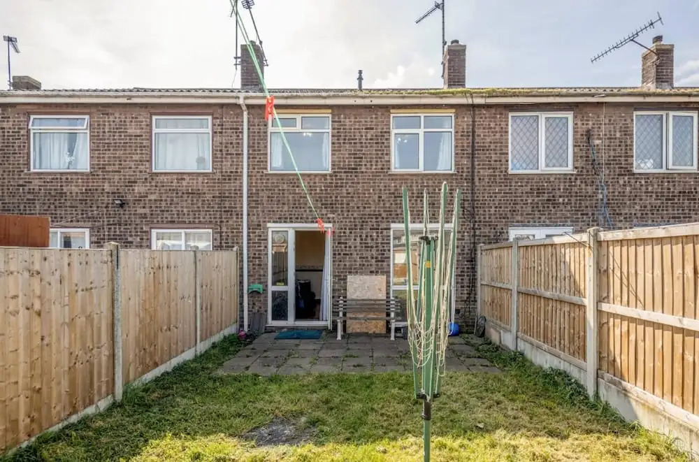 Cosy 3 Bedroom Home With Wifi, Parking & Garden