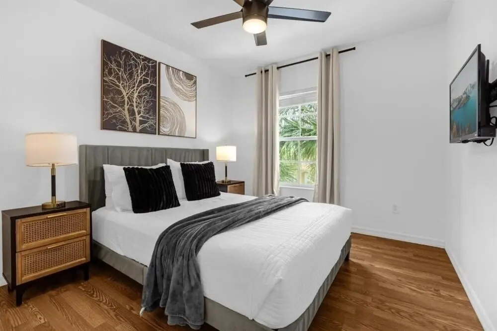 3 Bed/2.5 Bath Perfect Family Home Bunk Beds 3 Bedroom Townhouse by RedAwning