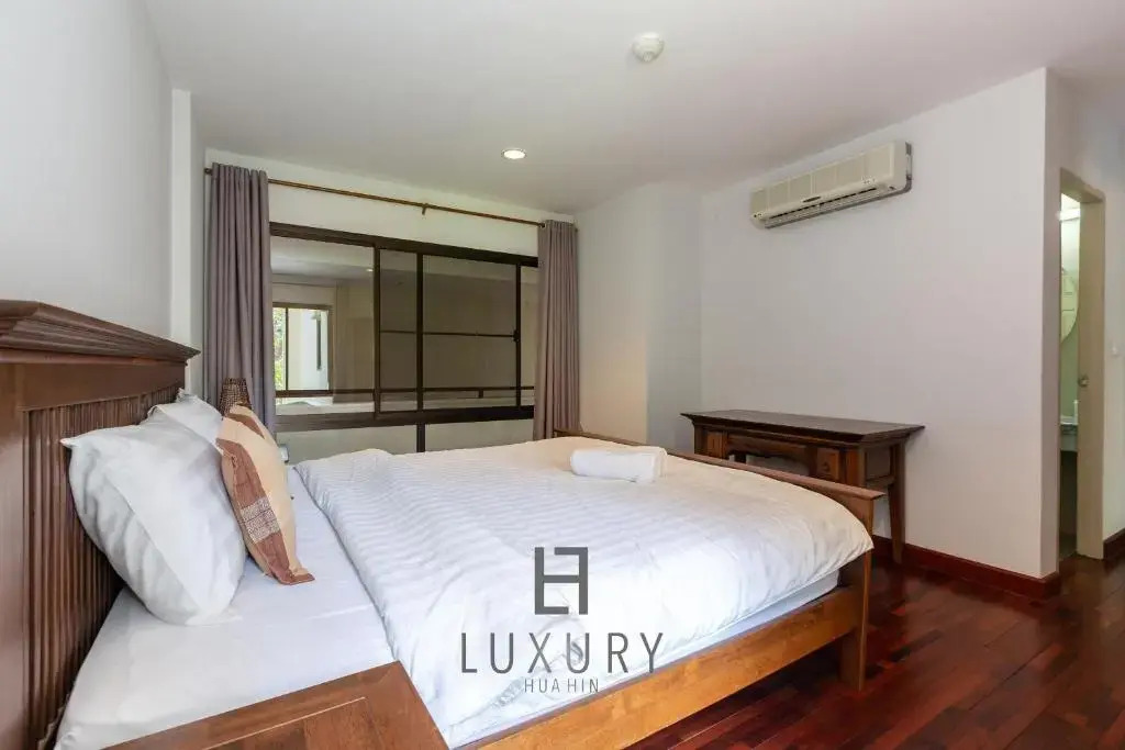 Amazing 5 Bedroom Condo on the Beach SP