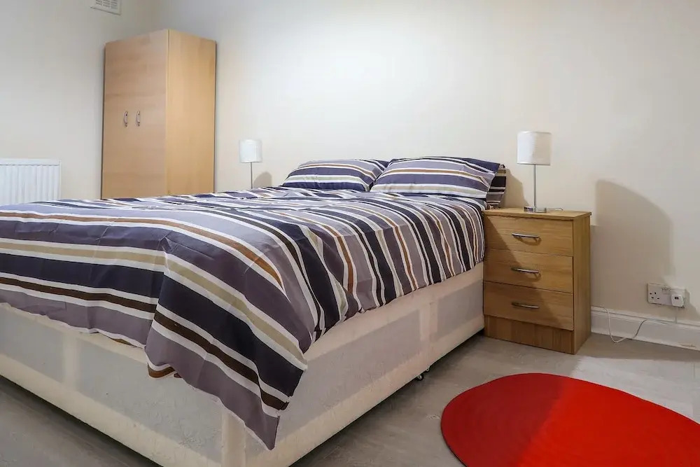 OLD Church Road - Deluxe Single Guest Room 4