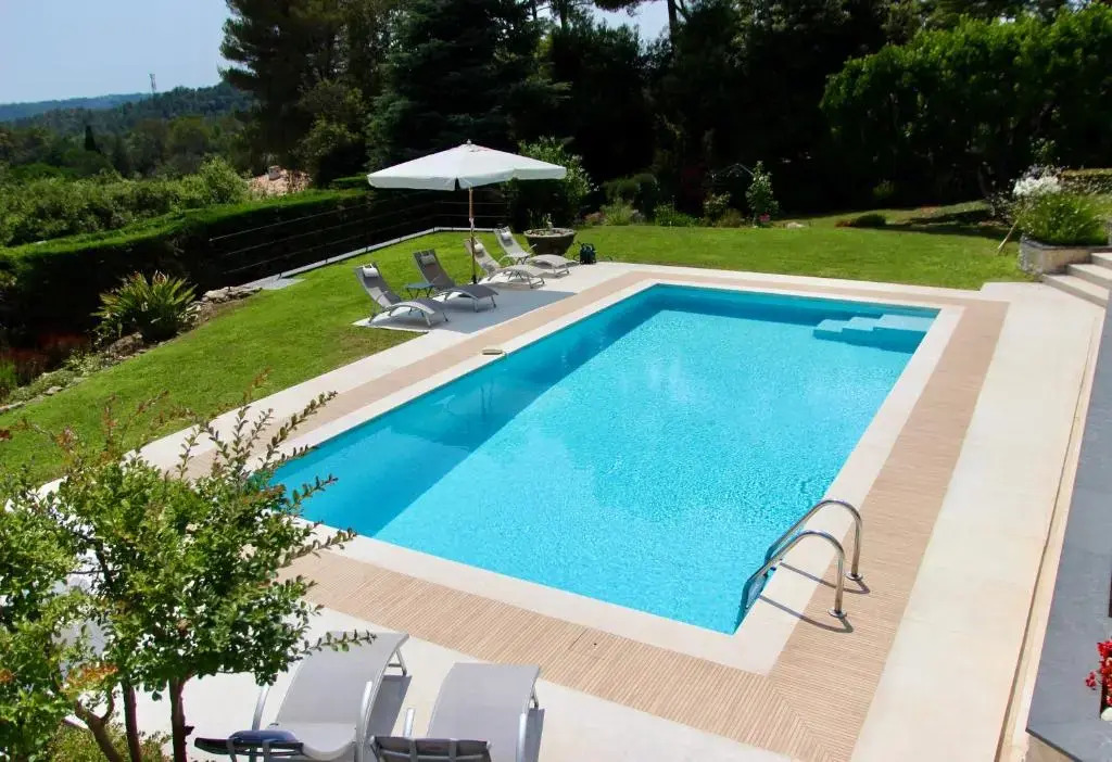 Luxurious villa 4 bedrooms in secluded area, swimming pool
