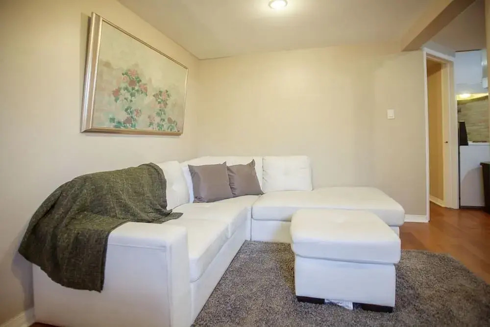Grand Forest Hill 2BR Hideaway