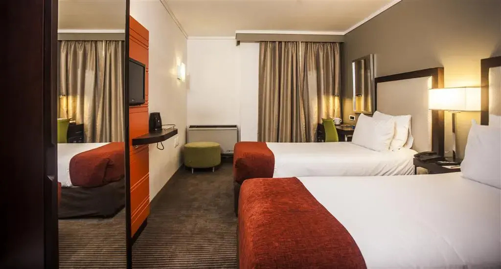 StayEasy Eastgate