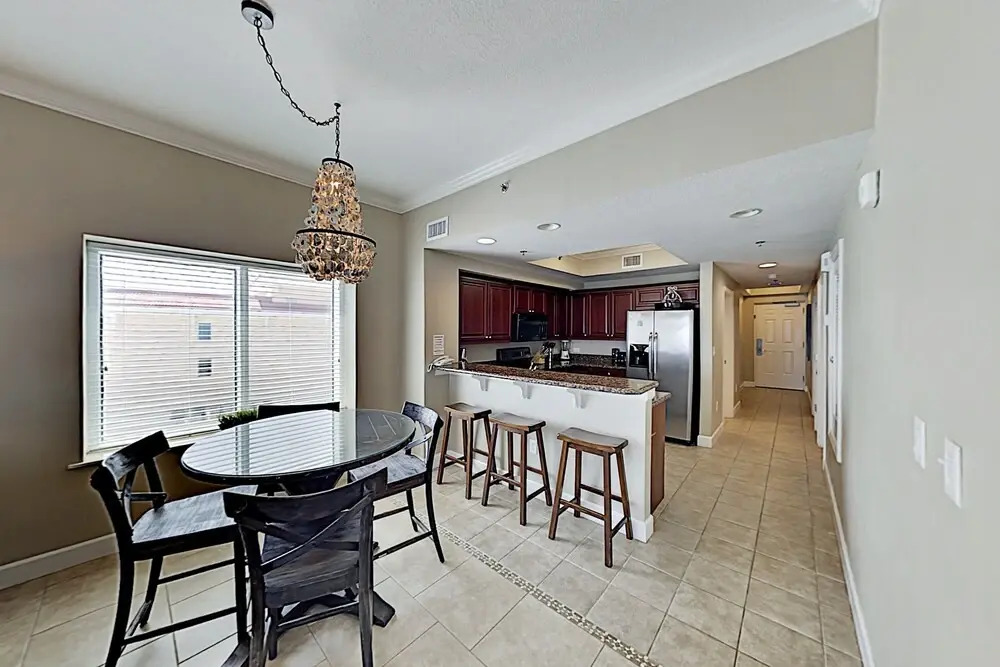 Gulf-front Getaway: Pools, Hot Tub - Steps To Sand 2 Bedroom Condo
