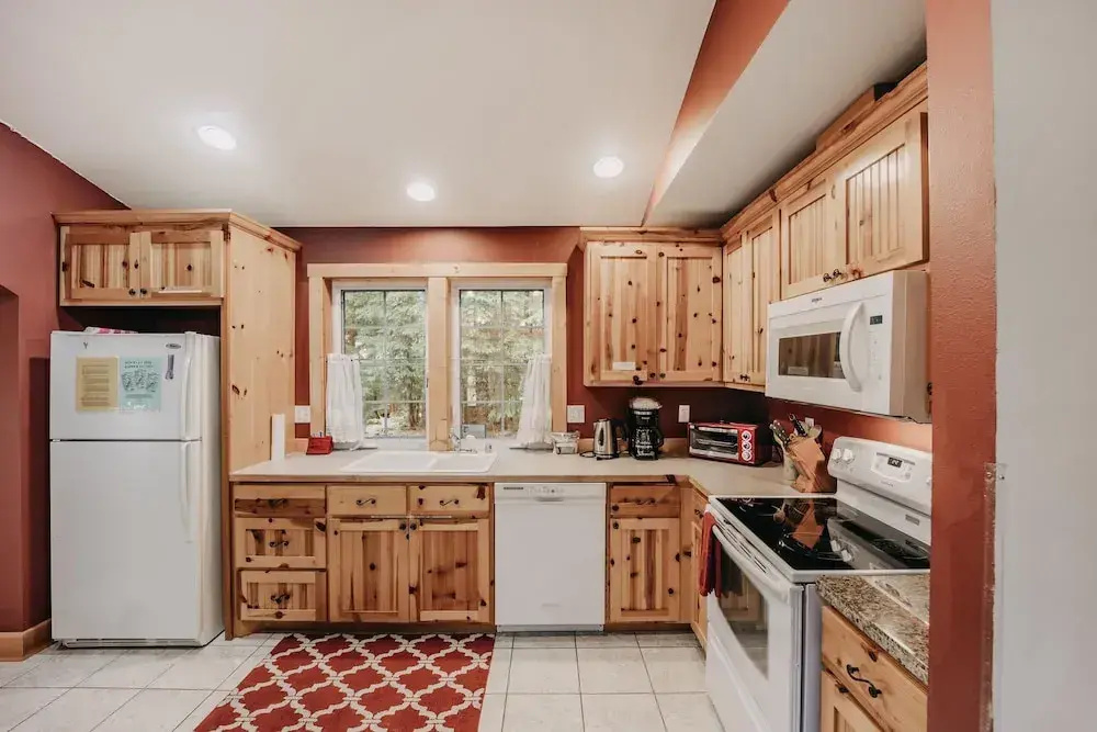 Snowline Cabin #34 - Great English Tudor-style Home With hot Tub! Now With Wifi!