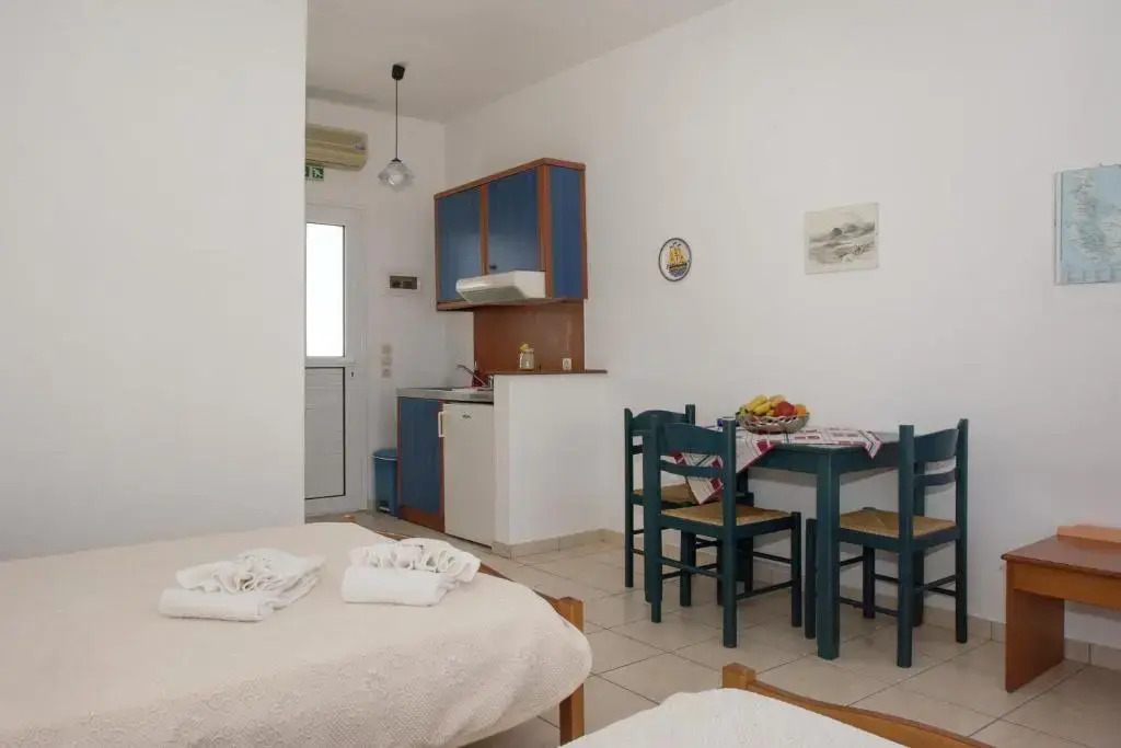 Contaratos Holiday Lettings 2