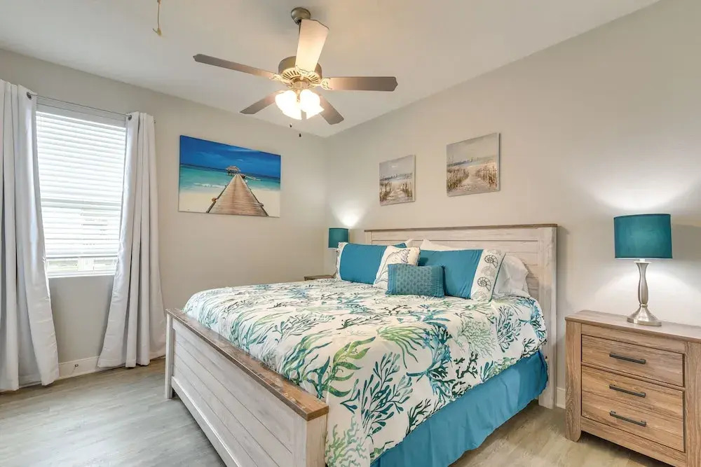 Luxe Crystal Beach Retreat w/ Views! Walk to Shore