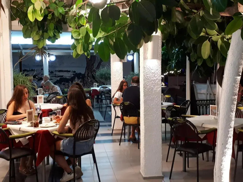 Metaxa Apartments