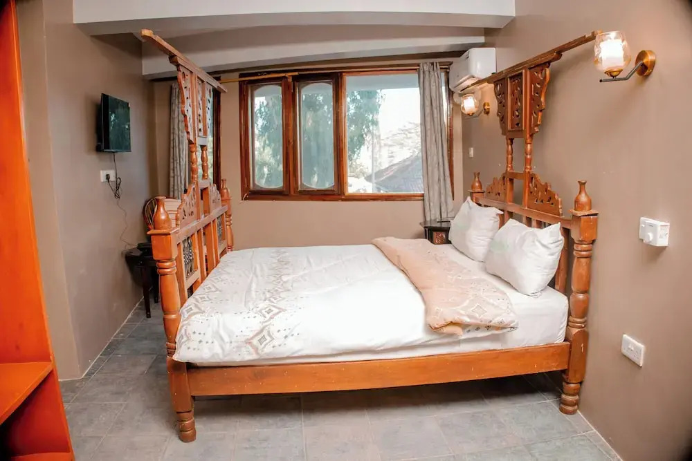 Serene Annex Hotel and Apartment