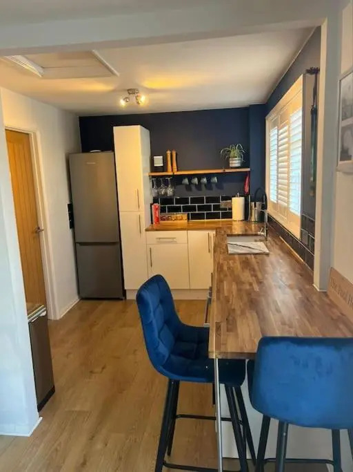 Unique One Bedroom Guest House with Free Parking