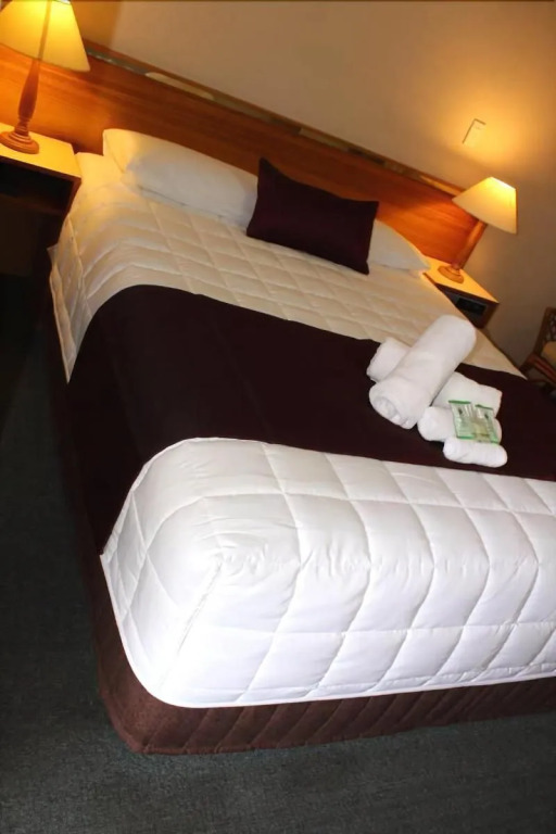 Tabourie Lake Motor Inn