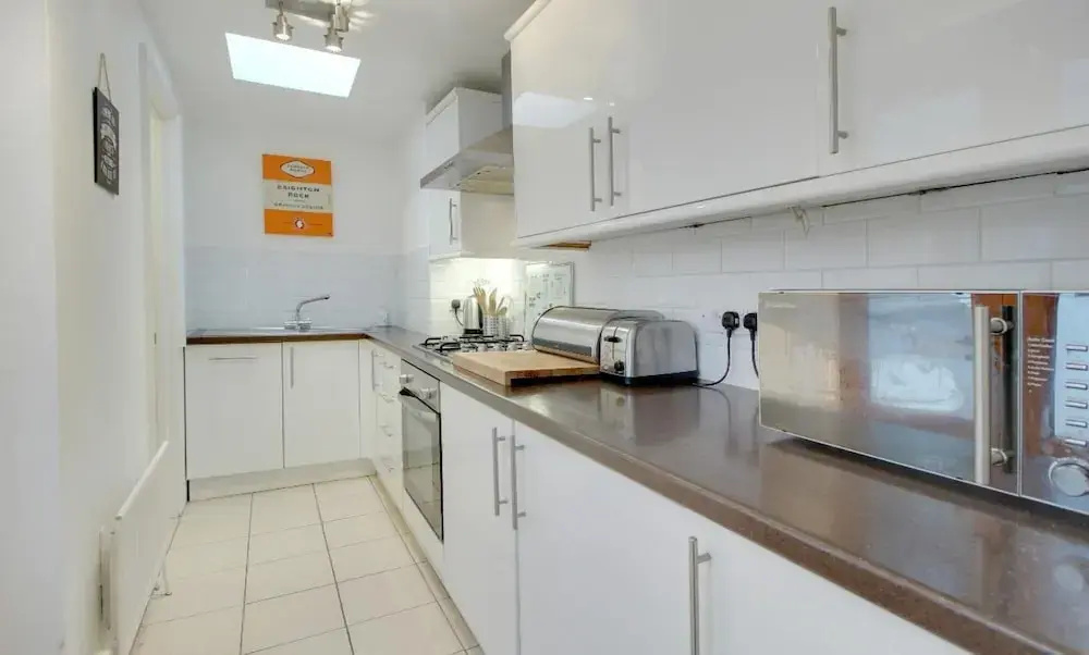 Sunny Cottage - Central Brighton Lanes - Sleeps 6 to 8 Guests