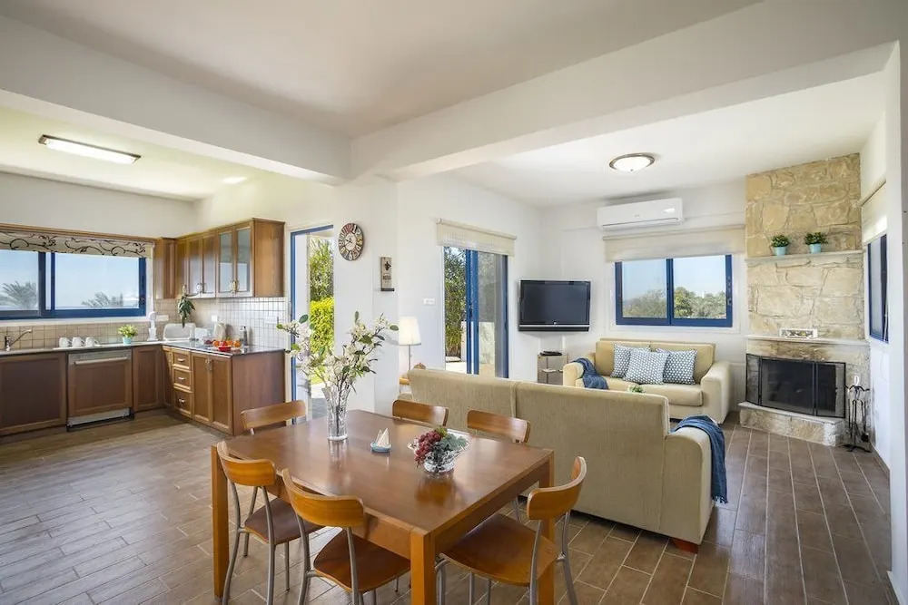 Lamaz Maroni Beachfront Villa