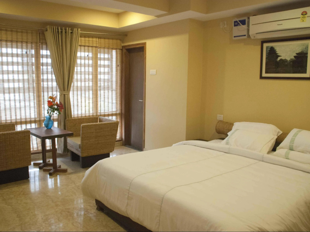 Hotel Rains Inn