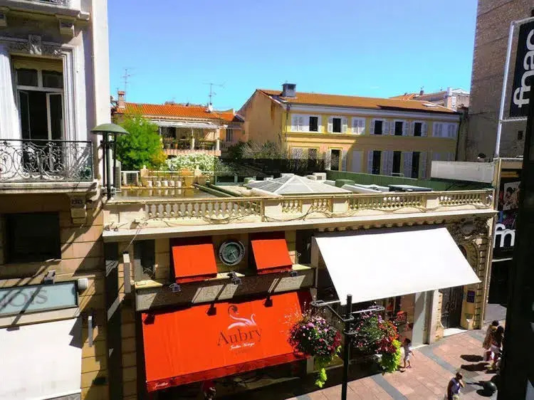 Arthur Properties Rue dAntibes