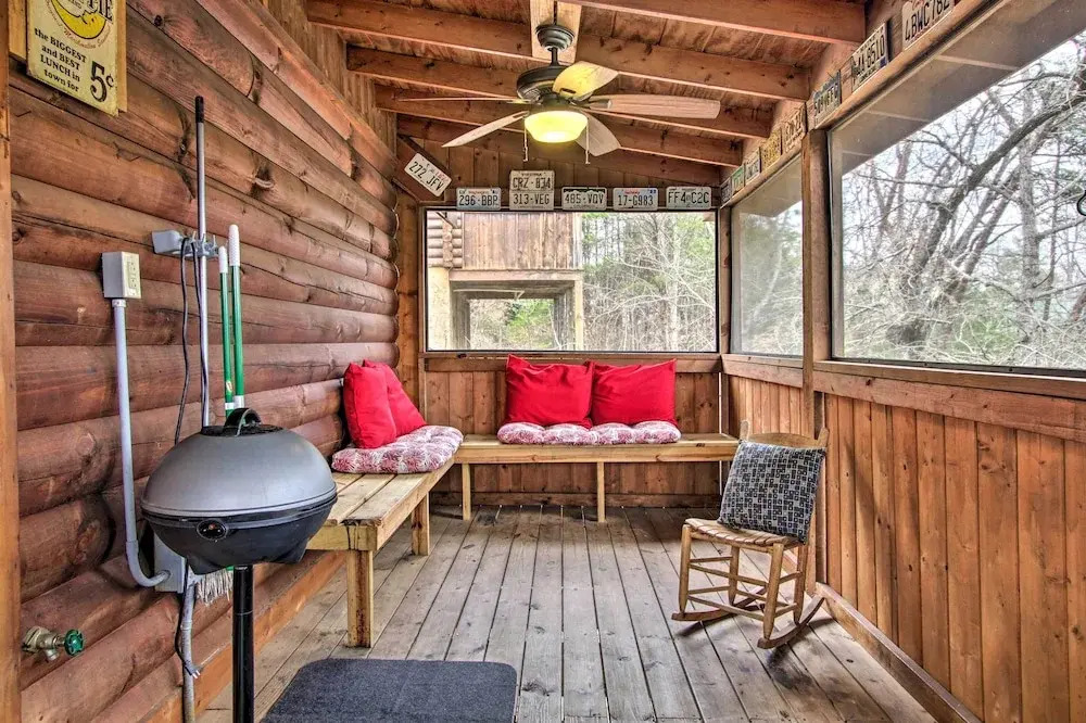 Pigeon Forge Cabin w/ Hot Tub & Mountain Views!