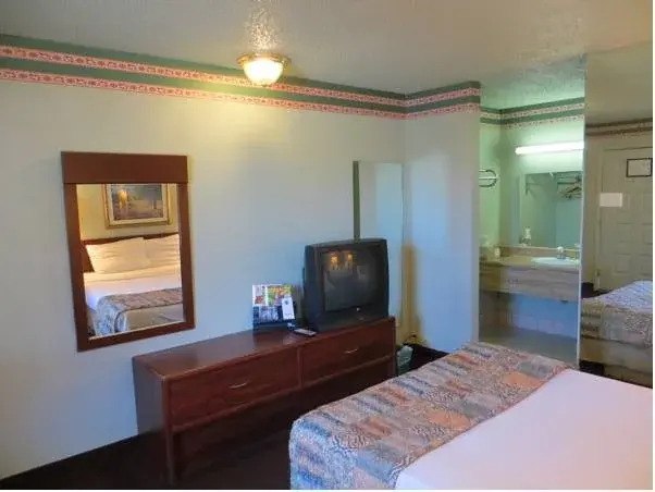 Super 8 Dallas Love Field Market Center