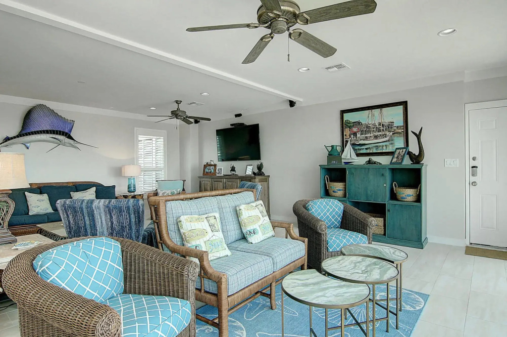 Channelview 305