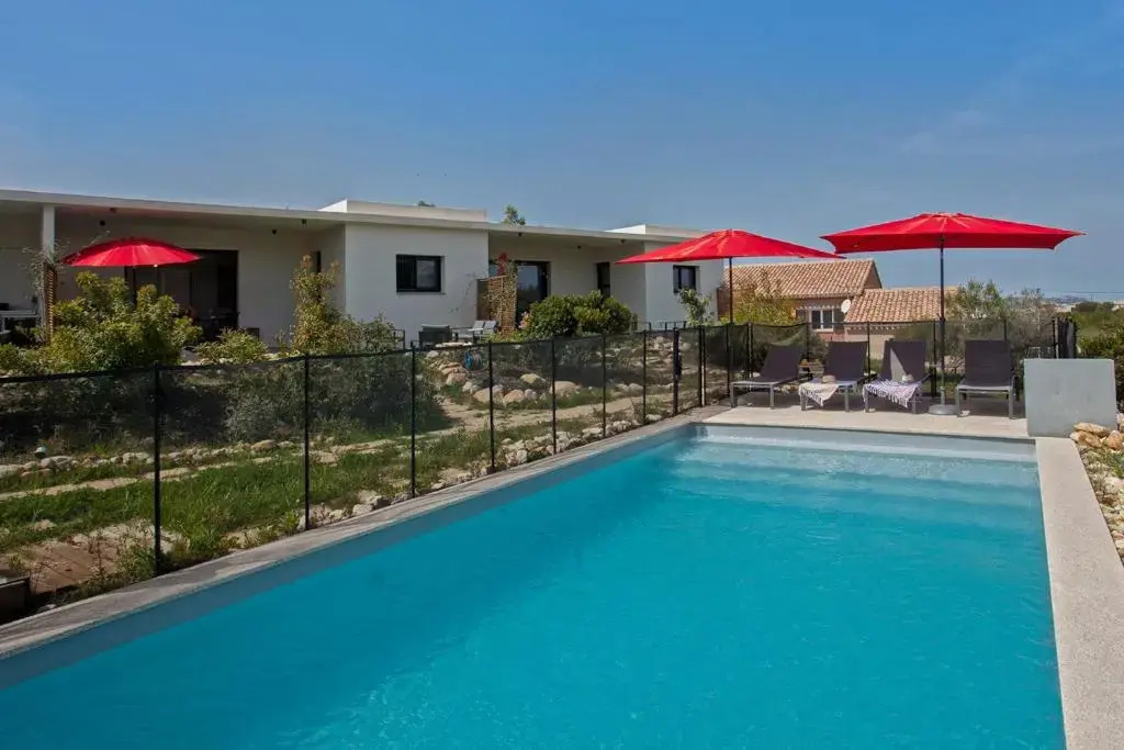 Tamontana quiet place 7 min from beach warmed shared swimming pool bbq