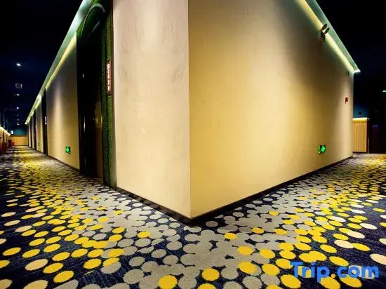 Y. Oung Hotel (Xinzheng Airport)