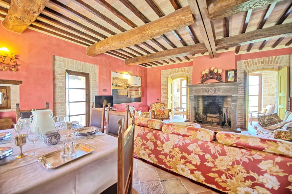 Villa Assisi by PosarelliVillas
