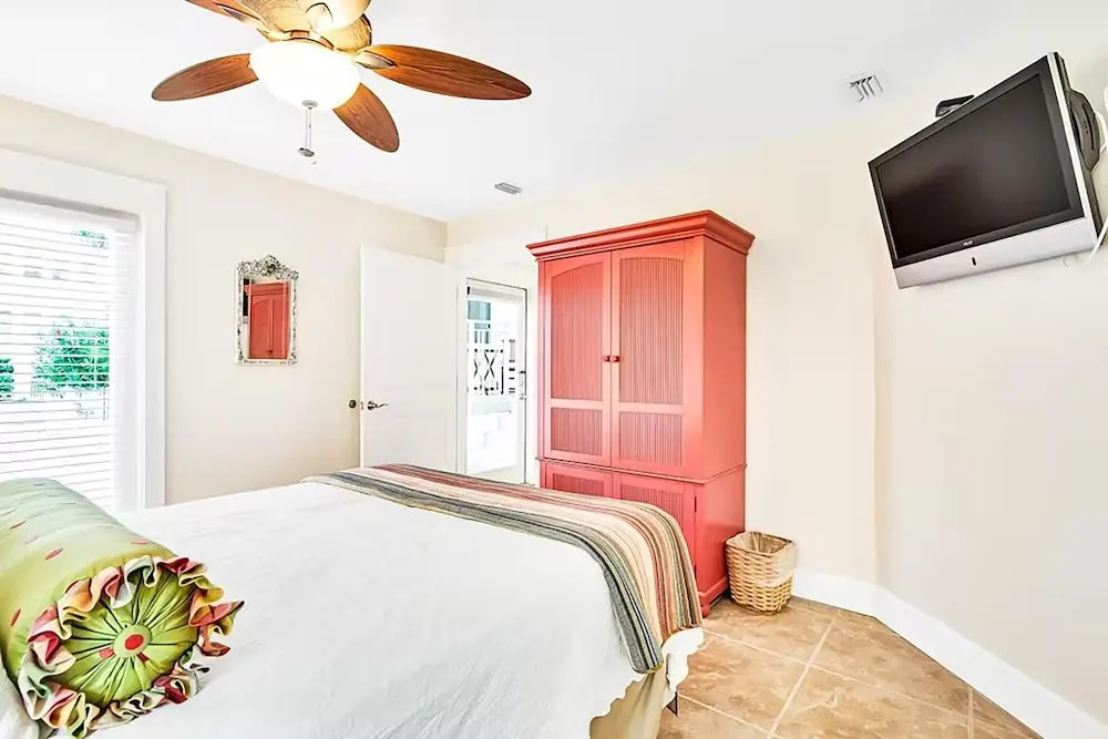 Relax Awhile - Carriage House