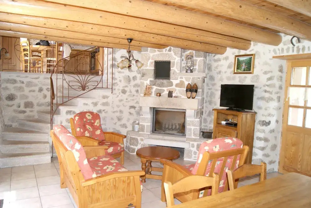 House With 3 Bedrooms in Saint-pal-de-senouire, With Wonderful Mountai