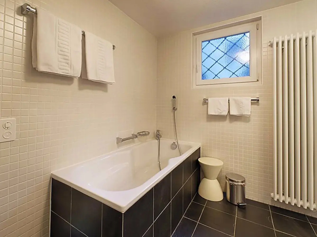 Suite Modern 19706