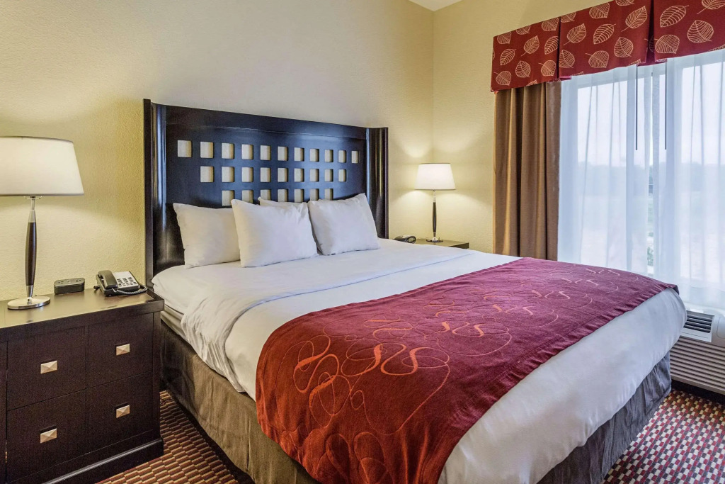 Comfort Suites Leesville near Fort Johnson