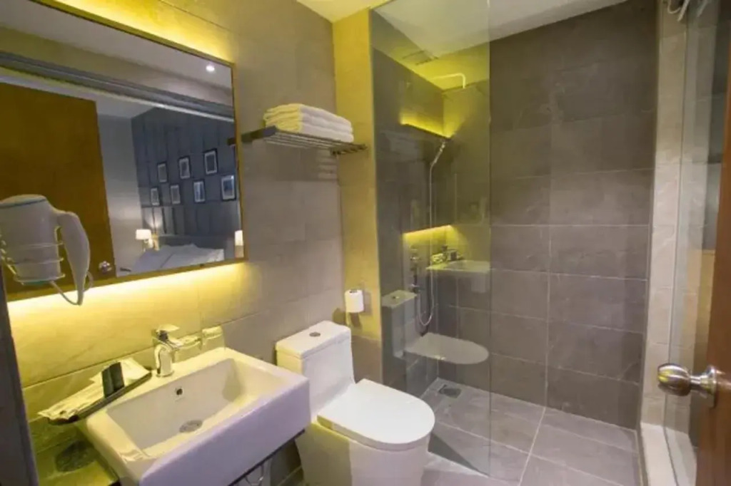 Redpine Boutique Hotel