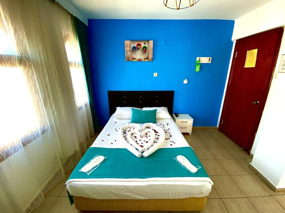 Sakin Otel