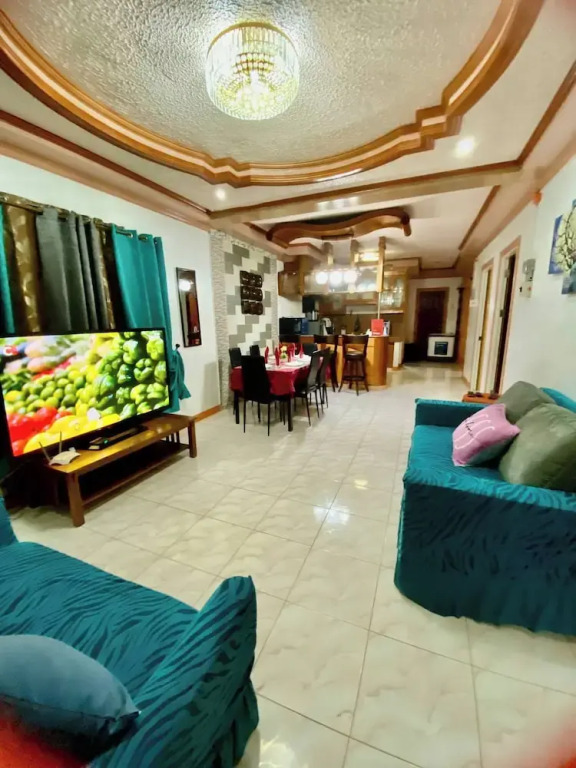 Len Staycation in Panabo 3BDR-2BR-Downstairs Wifi Netflix