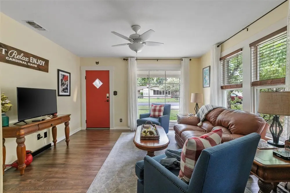 Cardinal Haus 2 Bedroom Home by RedAwning