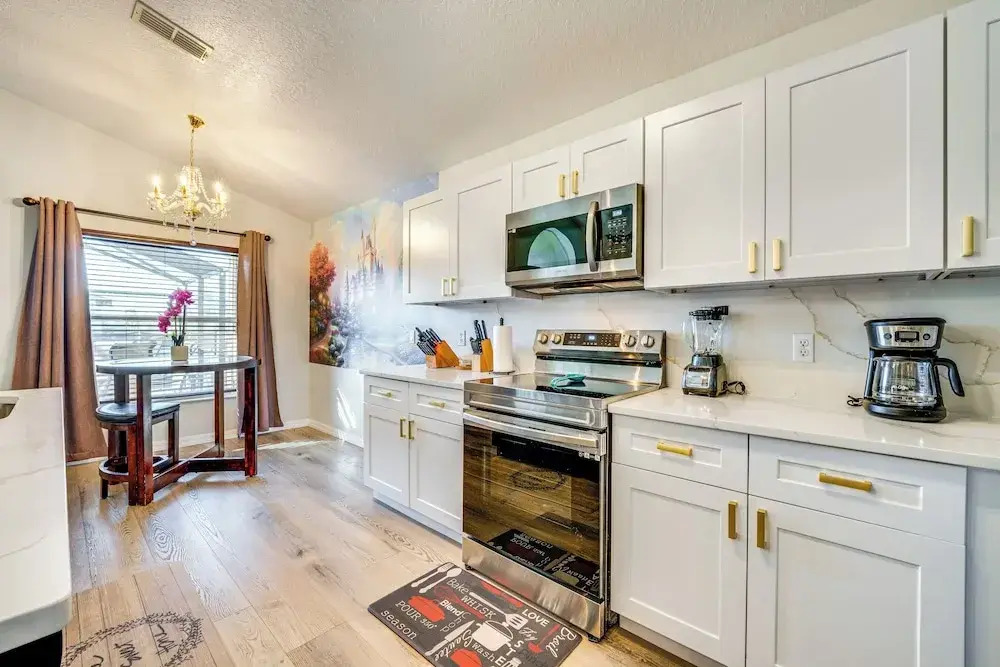 10 Mi to Disney: Family Retreat w/ Game Room!
