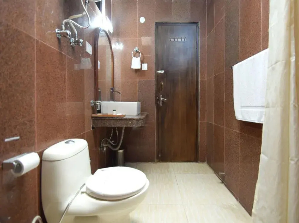 OYO 1430 Hotel Whispering Inn