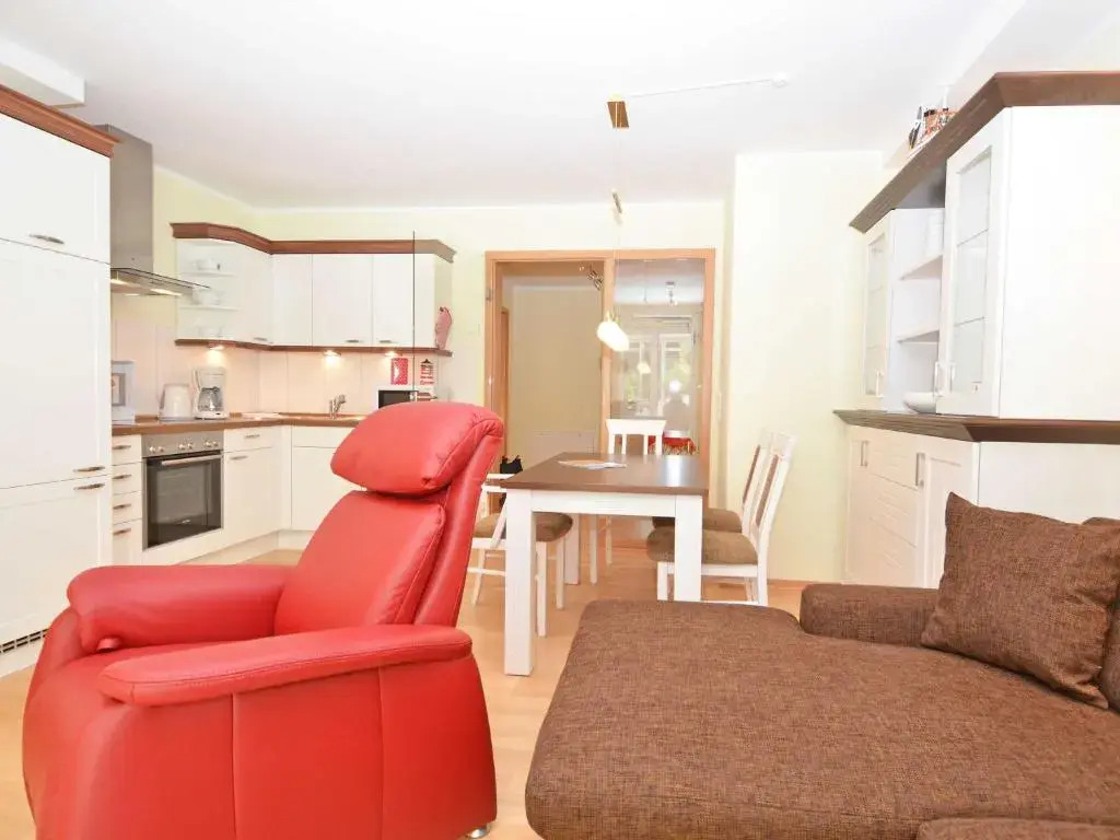 strandnahe FeWo mit 2 Schlafzimmern und Terrasse, Residenz Margarete, Binz