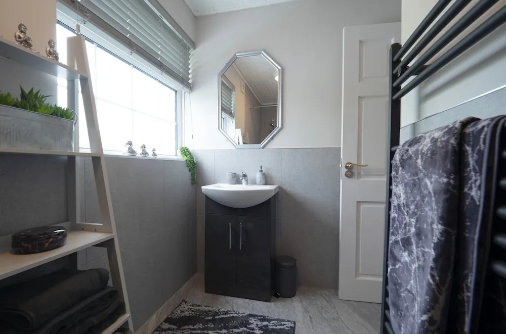 Charming 4-bed Cottage in Dungannon