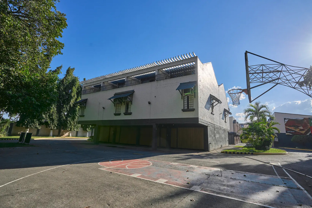 Victoria Court San Fernando