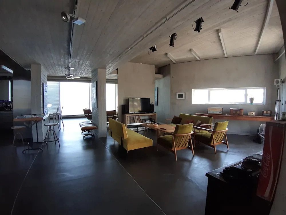 ArtHouse
