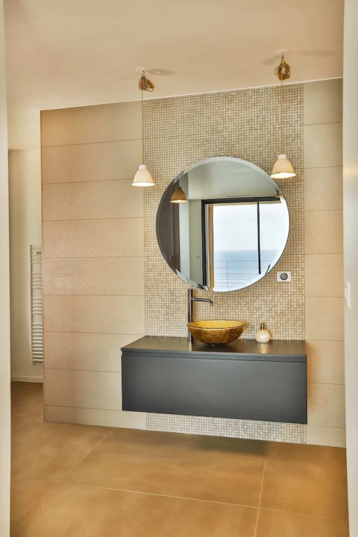 Luxurious Architect-designed Property Pool sea View