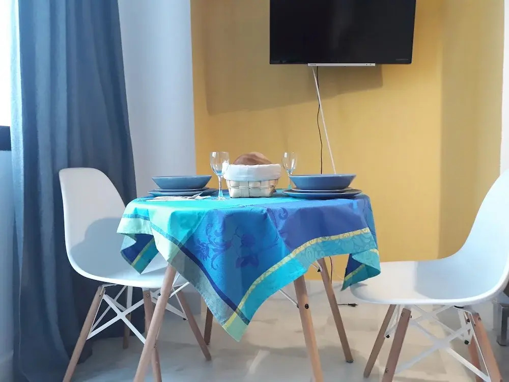 Bonito Apartamento en Alameda Hab.101
