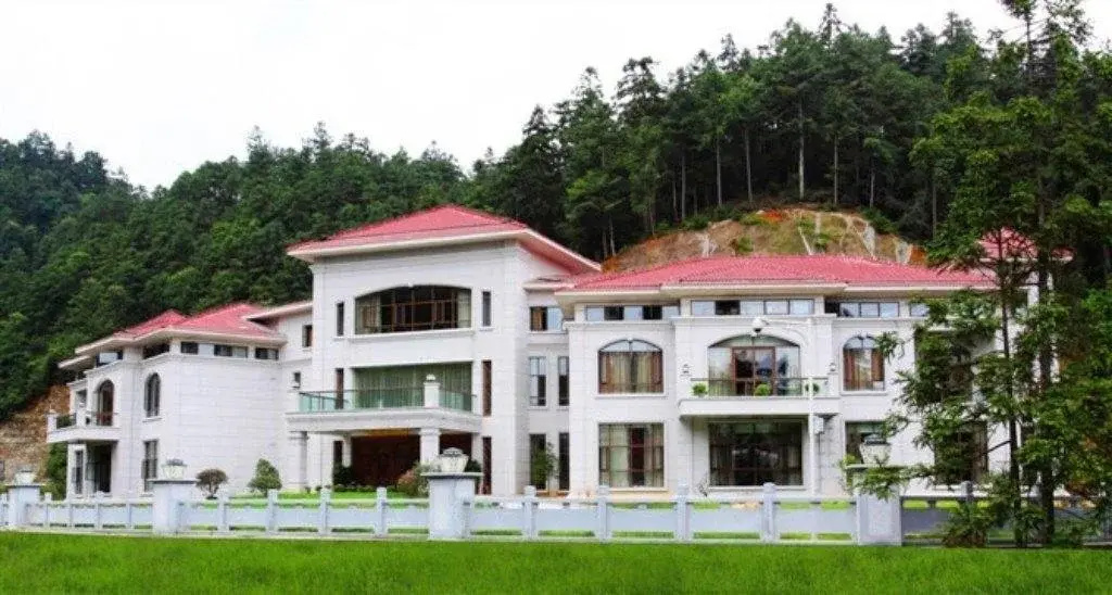 Yingshanhong Hotel