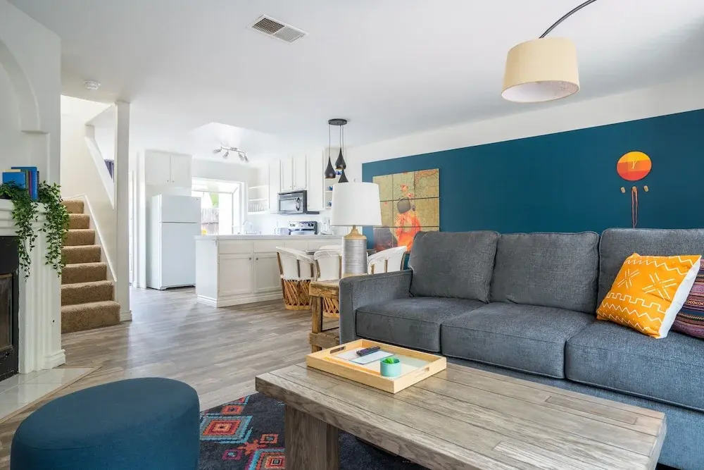 WanderJaunt | Emerald St Townhomes