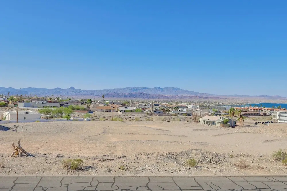 Pool Access & Mtn Views: Lake Havasu City Condo!