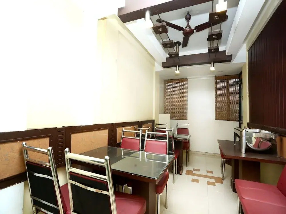 OYO 15190 Select Residency